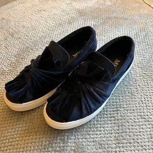 Blue velvet flats